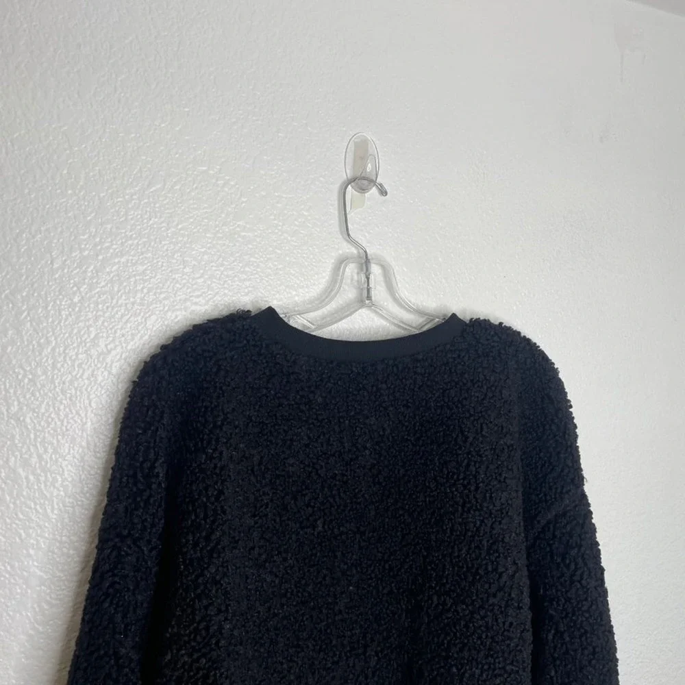 Wild Fable Black Sherpa Borg Fleece Cropped Sweatshirt Pullover Crew Neck Medium - Picture 12 of 12